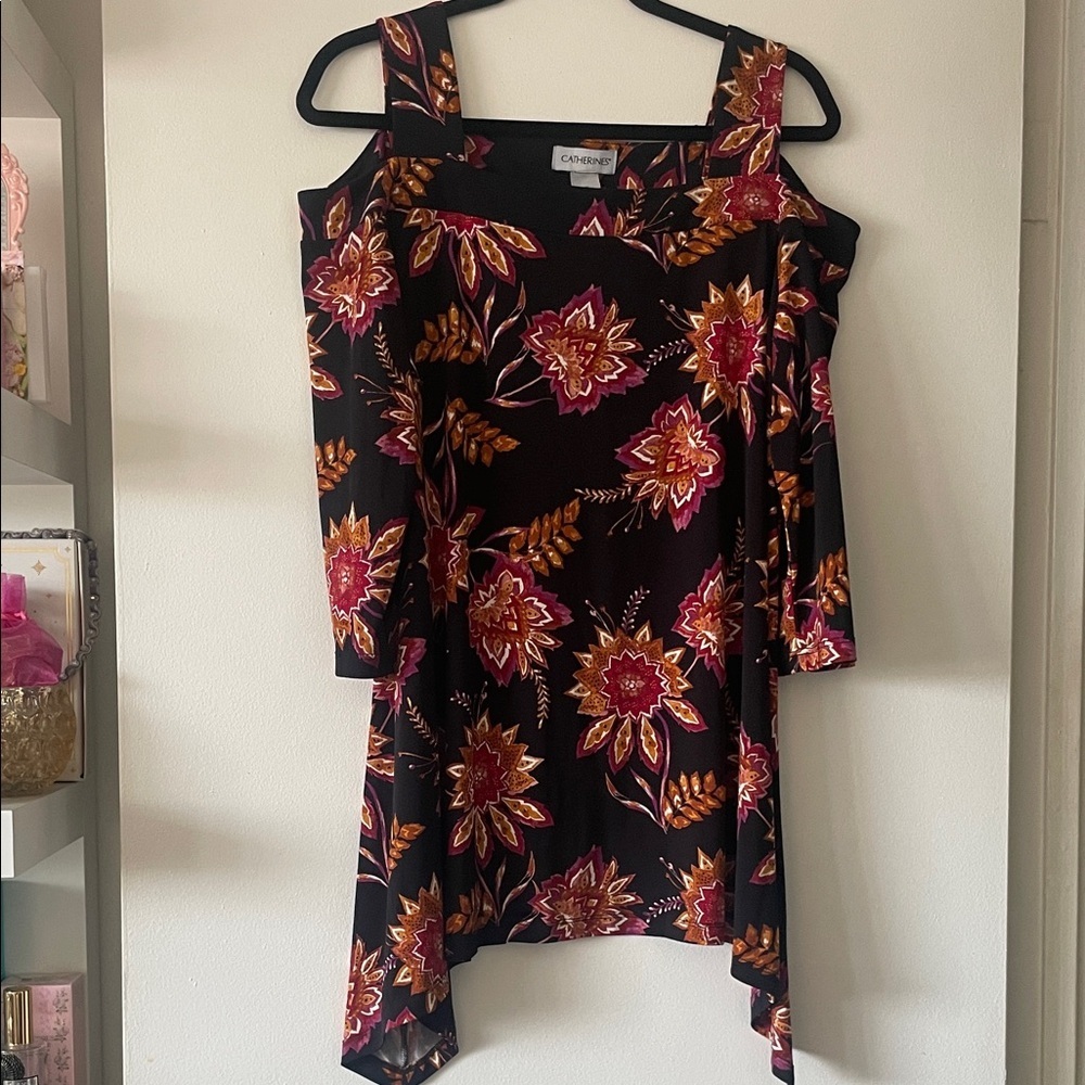 Catherine’s|Handkerchief cold shoulder blouse|Black multi floral| 1X| EUC